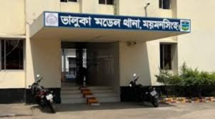 ভালুকায়  যুবকের তাণ্ডব,  ভাবীকে গলা কেটে হত্যা, ৪ জনকে জখম