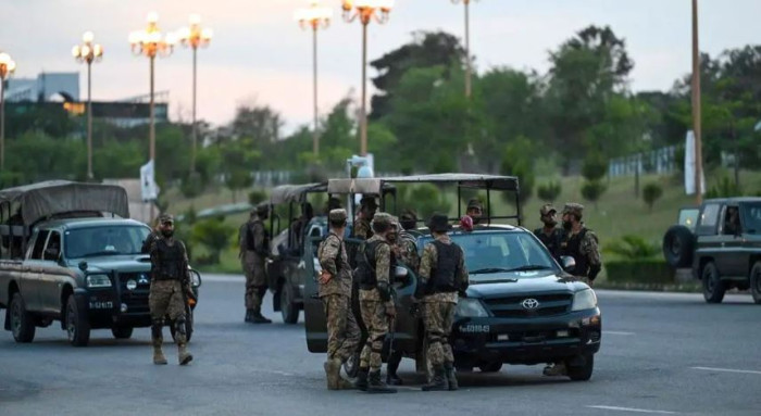 পাকিস্তানে নিরাপত্তা বাহিনীর অভিযান, নিহত ১৬