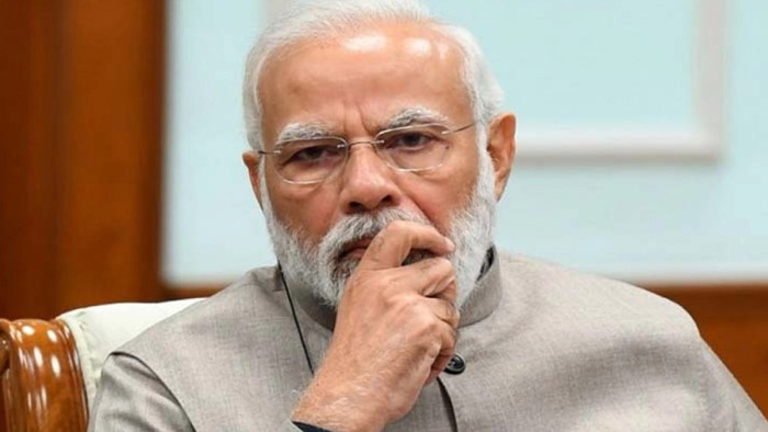 রাত জেগে হামলার খোঁজখবর নিচ্ছেন মোদি রাত জেগে হামলার খোঁজখবর নিচ্ছেন মোদি