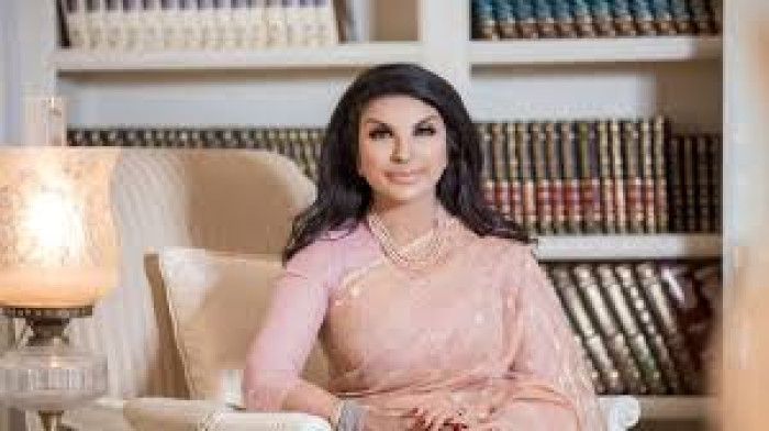 দুই হাজার কোটি টাকা পাচার : দুদকের জালে সাবেক হাইকমিশনার মুনা