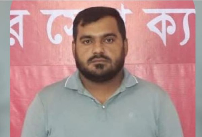 কুমিল্লায় সেনাবাহিনীর অভিযানে ছাত্রলীগ নেতা রকি গ্রেফতার