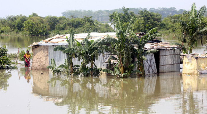 দেশের ১২ জেলায় বন্যার শঙ্কা, আবহাওয়া অধিদপ্তরের সতর্কবার্তা