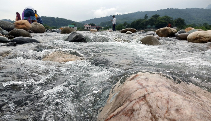 জাফলং ও সাদা পাথরে সার্বক্ষণিক টহল, পাথর চুরি প্রতিরোধে যৌথ অভিযান