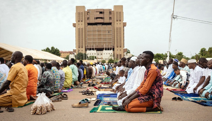 নাইজেরিয়ায় ফজরের নামাজের সময় হামলা, নিহত ২৭