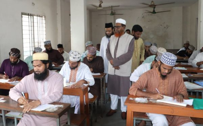 ইআবির অধীনে সারাদেশে কামিল (মাস্টার্স) পরীক্ষা শুরু