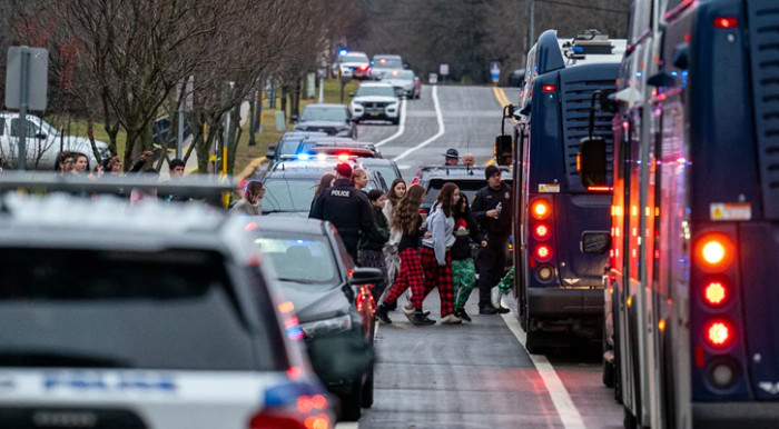যুক্তরাষ্ট্রে স্কুলে বন্দুক হামলা, নিহত ৩