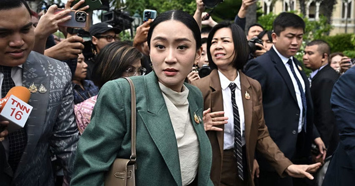 ক্ষমতাচ্যুত হলেন থাইল্যান্ডের প্রধানমন্ত্রী