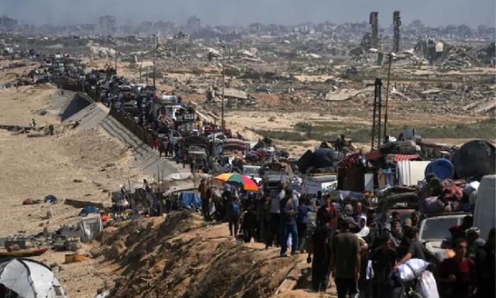 গাজায় ভয়াবহ হামলা, শহর ছাড়ছে হাজারো ফিলিস্তিনি