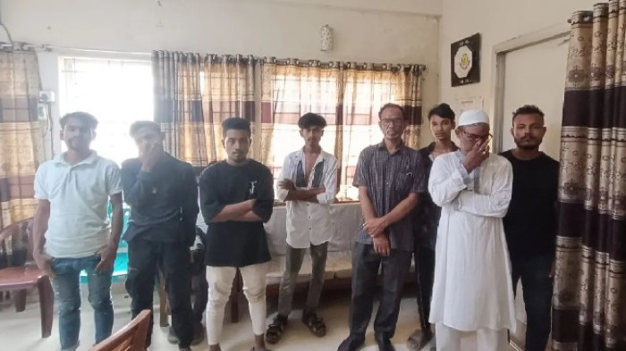 আওয়ামী লীগের ঝটিকা মিছিল, আটক ১১