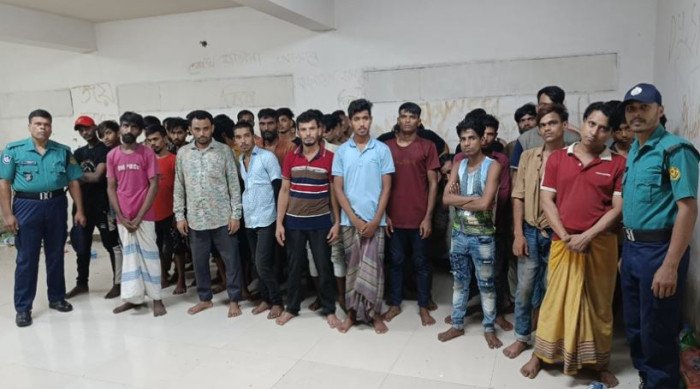 জেনেভা ক্যাম্পে পুলিশের অভিযানে গ্রেফতার ৪০