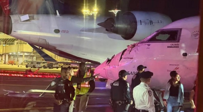 নিউইয়র্কে ডেল্টা এয়ারলাইন্সের দুই উড়োজাহাজের মুখোমুখি সংঘর্ষ