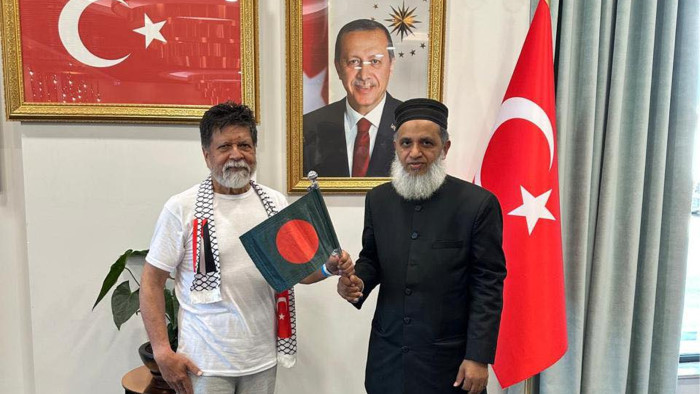 মুক্তি পেয়ে তুরস্ক পৌঁছেছেন শহিদুল আলম