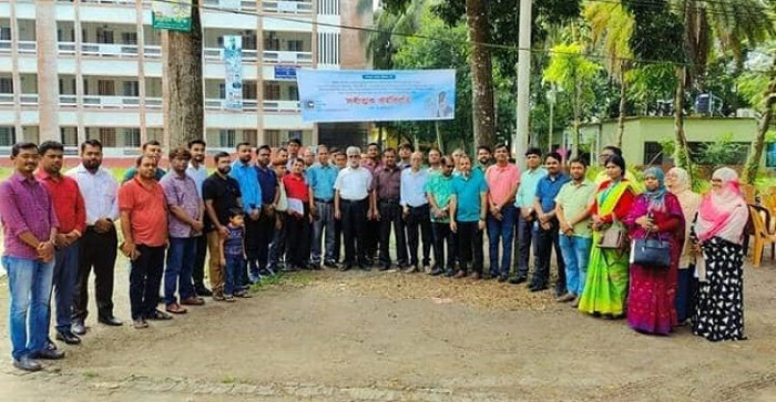 কর্মবিরতিতে সব সরকারি কলেজ শিক্ষকরা