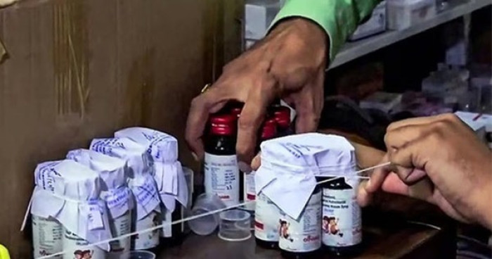 ভারতীয় কাশির সিরাপ সেবনে সতর্ক করল বিশ্ব স্বাস্থ্য সংস্থা