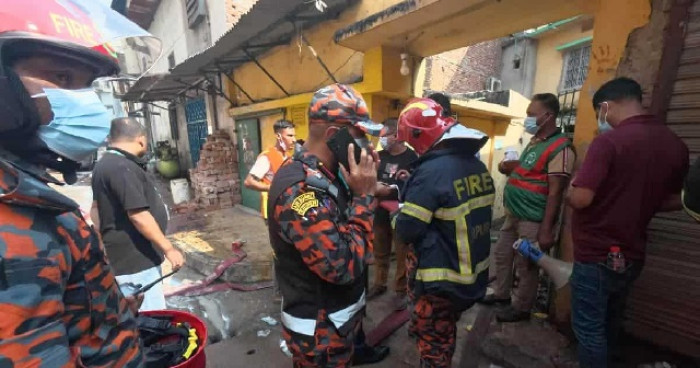 মিরপুরে গার্মেন্টস-কেমিক্যাল গুদামে আগুনে নিহত ৯