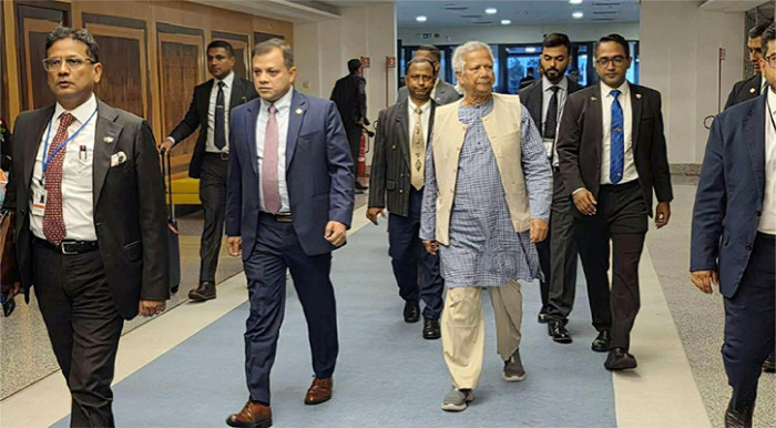 ইতালি সফর শেষে ঢাকার পথে প্রধান উপদেষ্টা অধ্যাপক ড. মুহাম্মদ ইউনূস