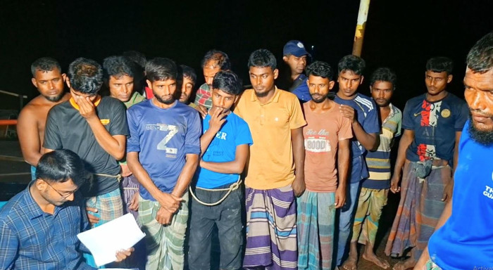 ভ্রাম্যমাণ আদালতের অভিযানে ১৩ জেলে কারাগারে