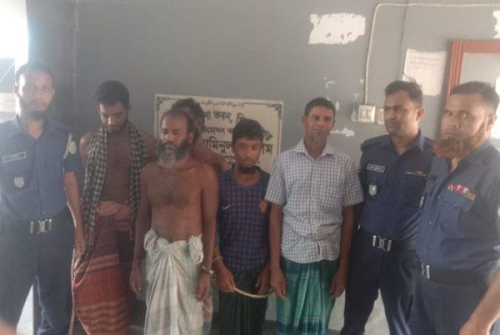 কাউখালীতে নিষেধাজ্ঞা অমান্য করে ইলিশ ধরায় ৫ জেলের কারাদণ্ড