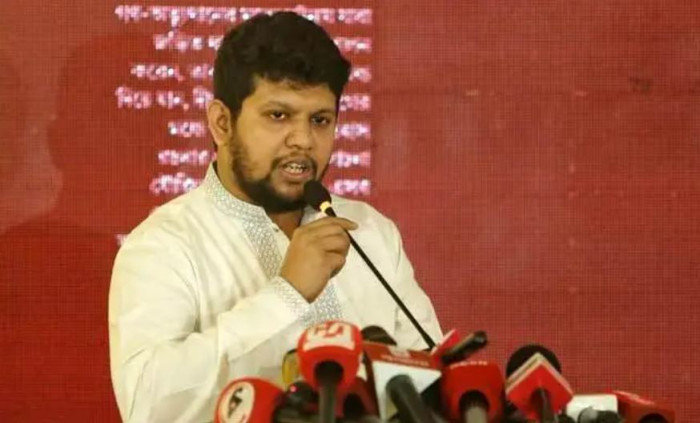  আমরা রাজনৈতিক সংঘাতের দিকে যাচ্ছি: তথ্য উপদেষ্টা