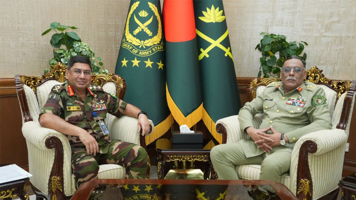  সেনাপ্রধানের সঙ্গে পাকিস্তান সেনাবাহিনীর সিজেসিএসসির সৌজন্য সাক্ষাৎ