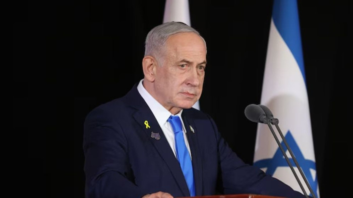 নেতানিয়াহুর নির্দেশে গাজায় বিমান হামলা ও মিসাইল বিস্ফোরণ, যুদ্ধবিরতির অনিশ্চয়তা