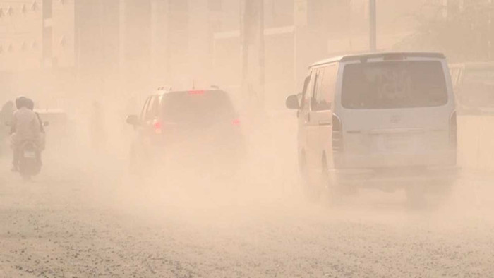 দূষিত বায়ুর শহরের তালিকায় দ্বিতীয় ঢাকা