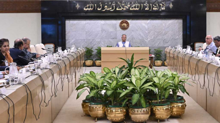 ভূমিকম্পের প্রস্তুতি নিয়ে জরুরি বৈঠকে প্রধান উপদেষ্টা