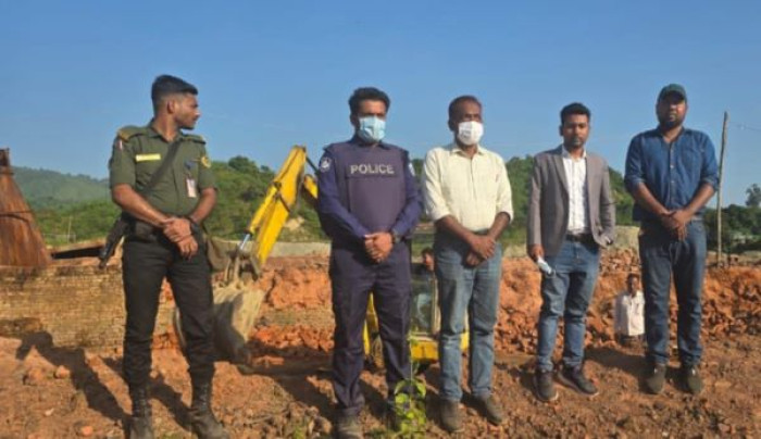  নাইক্ষ্যংছড়ির ইটভাটা গুড়িয়ে দিল পরিবেশ অধিদপ্তর ও জেলা প্রশাসন