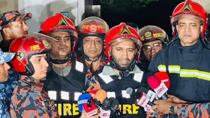 কড়াইল বস্তির আগুনে ১৫০০ ঘর-বাড়ি পুড়েছে: ফায়ার সার্ভিস