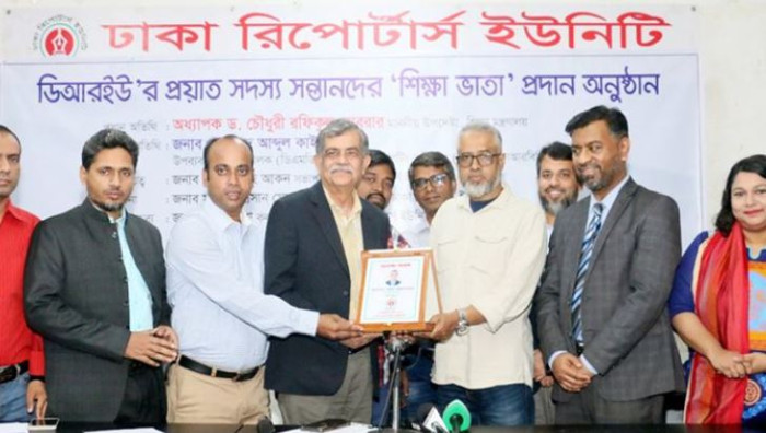 সাংবাদিক সমাজকে সহায়তা করা রাষ্ট্রের নৈতিক কর্তব্য: শিক্ষা উপদেষ্টা