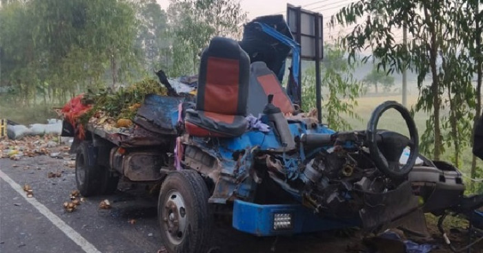 চট্টগ্রামে সাতসকালে সড়কে প্রাণ গেল ব্যবসায়ীর