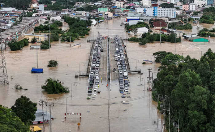 ইন্দোনেশিয়া-থাইল্যান্ড-শ্রীলঙ্কায় বন্যা ও ভূমিধসে প্রাণহানি ১,৩০০ ছাড়াল