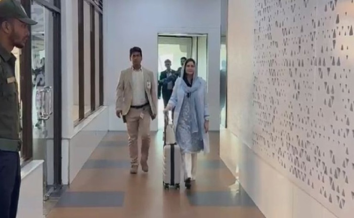 ঢাকায় পৌঁছেছেন ডা. জুবাইদা রহমান