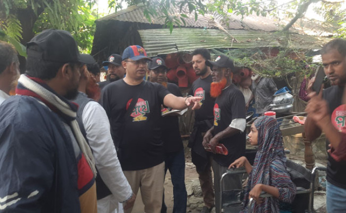 রামগঞ্জে প্রতিবন্ধীকে আর্থিক সহযোগিতা