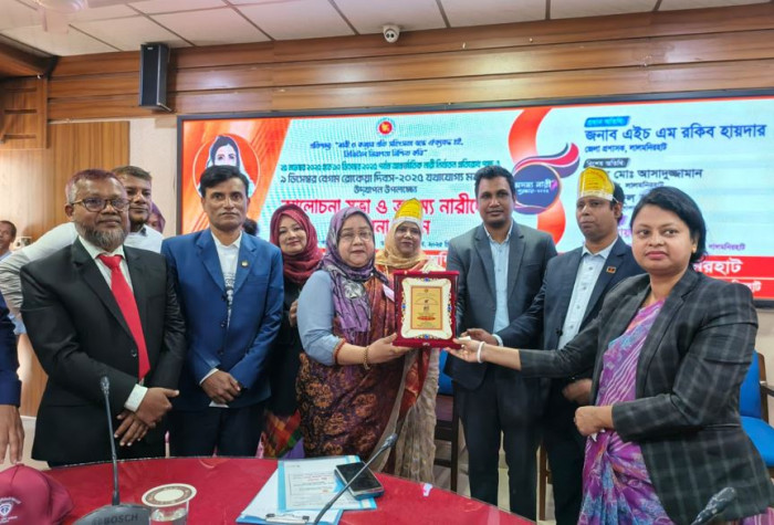  লালমনিরহাটে অদম্য নারী পুরস্কার পেলেন শামস ই রহমান নুপুর