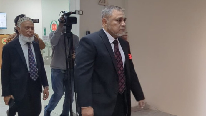 রাষ্ট্রপতির সঙ্গে সাক্ষাৎ করতে বঙ্গভবনে সিইসিসহ কমিশনাররা