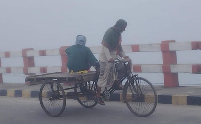 কুড়িগ্রামে তীব্র শীতে জনজীবন বিপর্যস্ত, তাপমাত্রা ১০.৮ ডিগ্রি