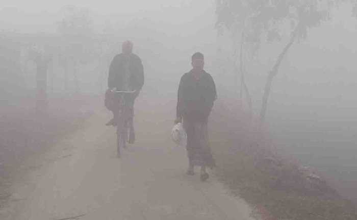 তেঁতুলিয়ায় হাড়কাঁপানো শীত, তাপমাত্রা ৯ ডিগ্রির ঘরে