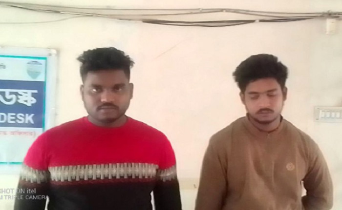 চাঁদপুরে কাভার্ডভ্যান চাপায় যুবক নিহত, আহত ২