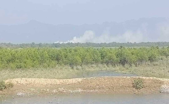 টেকনাফে মর্টারশেল ও গোলাগুলির শব্দে কাঁপছে সীমান্তবাসী