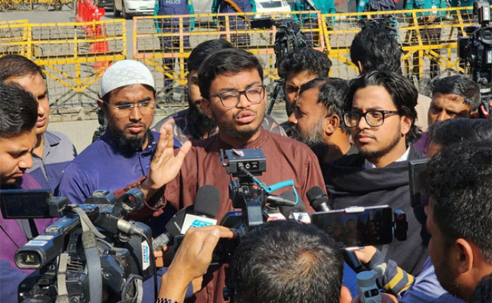 ওসমান হাদির ওপর হামলার প্রতিবাদে স্বরাষ্ট্র উপদেষ্টার পদত্যাগ দাবি