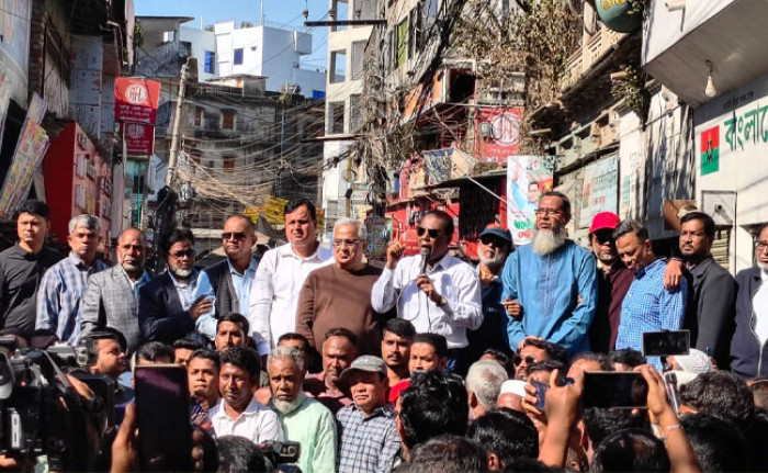 হাদিকে গুলির প্রতিবাদে বগুড়ায় জেলা বিএনপির বিক্ষোভ