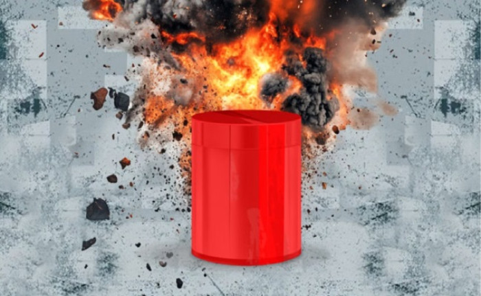 রাজধানীর দুই এলাকায় ককটেল বিস্ফোরণ, আহত ১