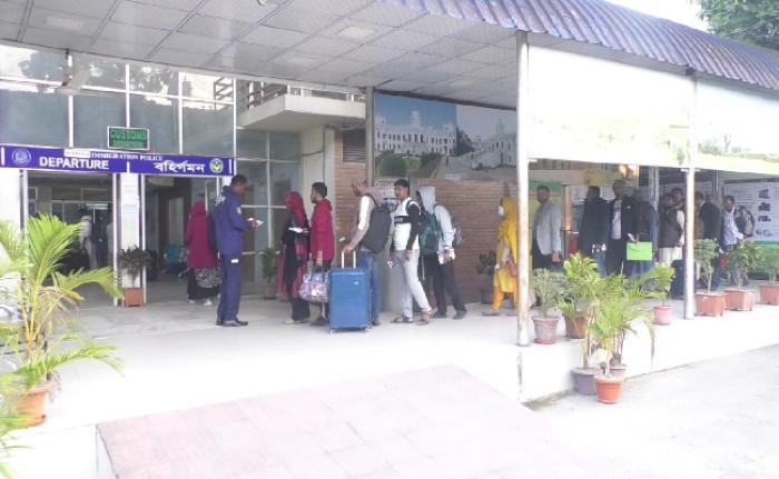 হাদীর হামলাকারীদের পালানো ঠেকাতে  বেনাপোল সীমান্তে সর্তকতা