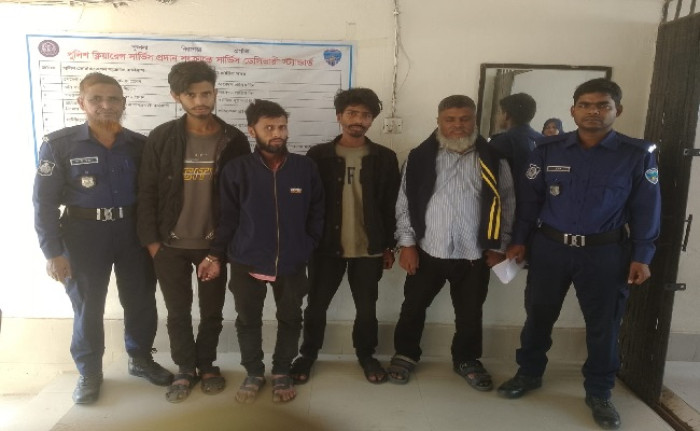 দাগনভূঞায় চুরি মামলায় চারজন আটক