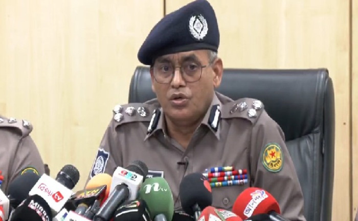 ওসমান হাদির ওপর হামলাকারী মূল আসামি দেশেই আছে: ডিএমপি