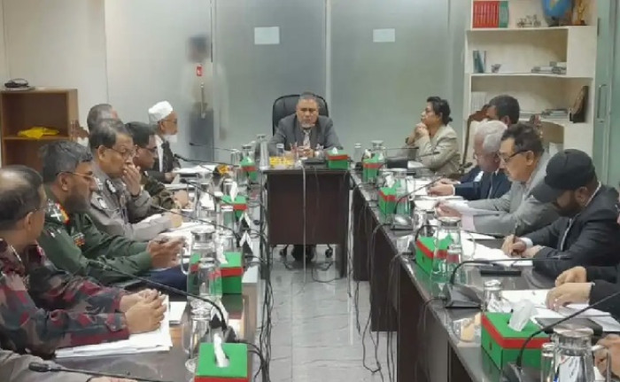 হাদির ওপর হামলার ঘটনায় আমার মাথায় বাজ পড়েছে: সিইসি