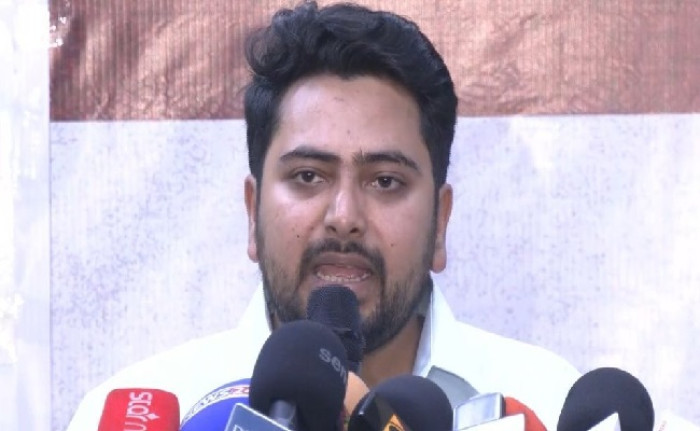 স্বরাষ্ট্র উপদেষ্টা ও সিইসি দায়িত্বে থাকতে পারেন না: নাহিদ ইসলাম