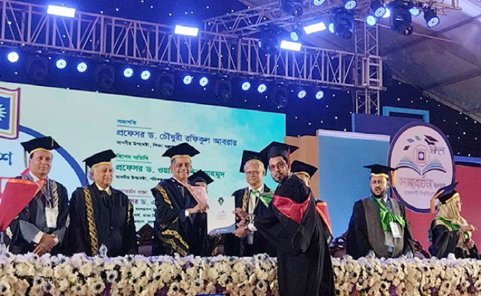 শিক্ষিত মানুষের নীরবতা আপসেরই শামিল: শিক্ষা উপদেষ্টা