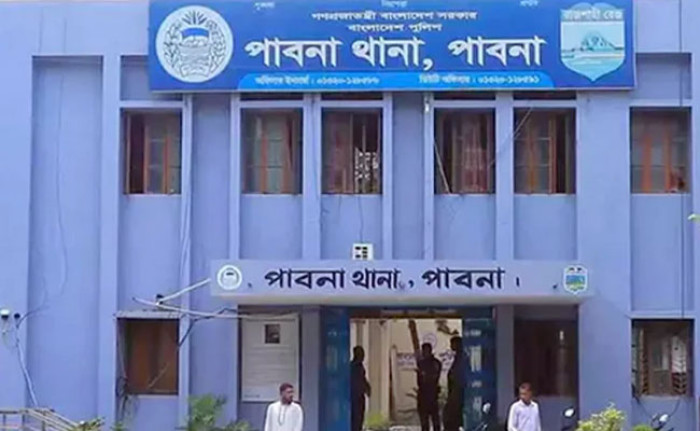 পাবনায় মাহফিলে দোকান বসানোর জেরে ছুরিকাঘাতে যুবকের মৃত্যু